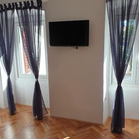 Apartman P-E Pula Exterior photo
