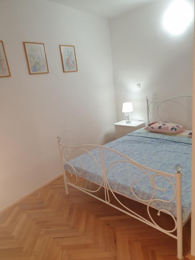 Apartman P-E Pula Exterior photo