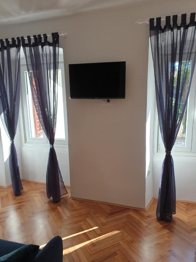 Apartman P-E Pula Exterior photo